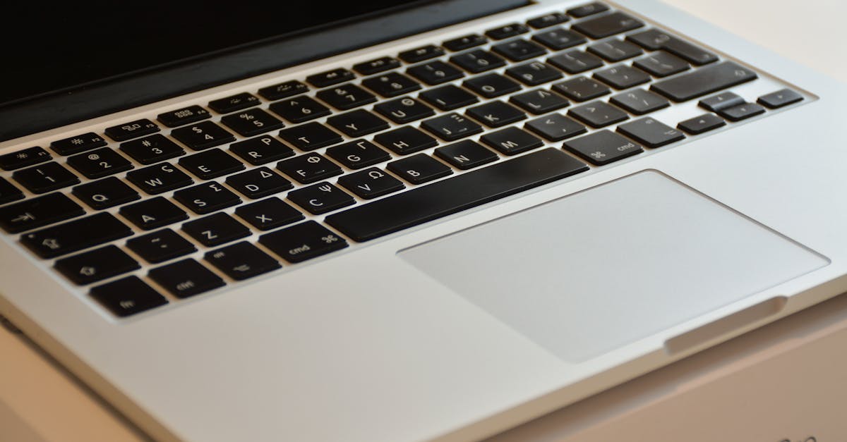 découvrez l'apple vision pro, un dispositif innovant alliant réalité augmentée et technologies avancées pour transformer votre expérience numérique. plongez dans un monde d'interaction immersive et de fonctionnalités révolutionnaires, conçu pour optimiser votre quotidien.