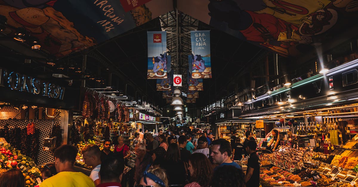 découvrez barcelone, une ville vibrante d'espagne, célèbre pour son architecture unique, ses plages ensoleillées et sa riche culture. explorez les œuvres de gaudí, profitez de la délicieuse cuisine catalane et vivez l'ambiance festive de cette métropole méditerranéenne.