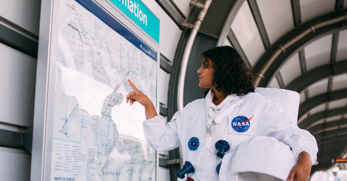 découvrez notre carte du métro de paris, votre guide essentiel pour naviguer facilement dans la capitale française. explorez les lignes, stations et points d'intérêt pour un déplacement sans stress dans la ville lumière.