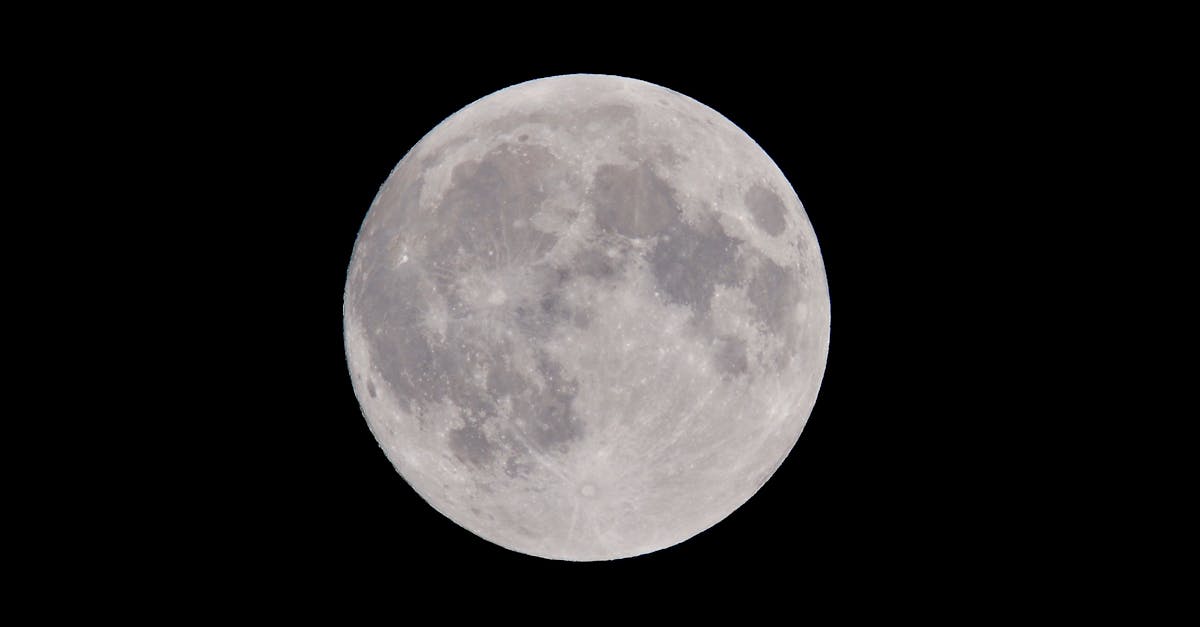 découvrez la magie de la pleine lune : ses mystères, ses légendes et son impact sur nos émotions. plongez dans l'univers fascinant de cet astre brillant et apprenez comment apprécier sa beauté lors de vos nuits étoilées.