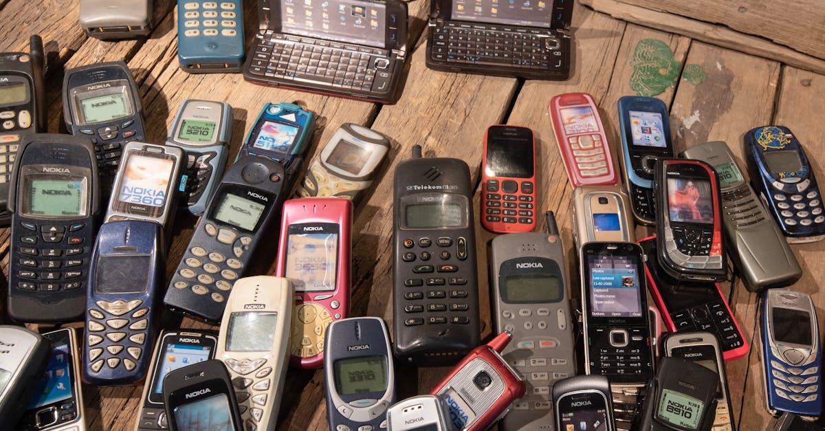 découvrez le nokia 3310, le téléphone emblématique qui allie simplicité et robustesse. avec une batterie longue durée, un design intemporel et des fonctionnalités essentielles, redécouvrez le plaisir de la communication sans distractions modernes. parfait pour ceux qui recherchent un appareil fiable au quotidien.