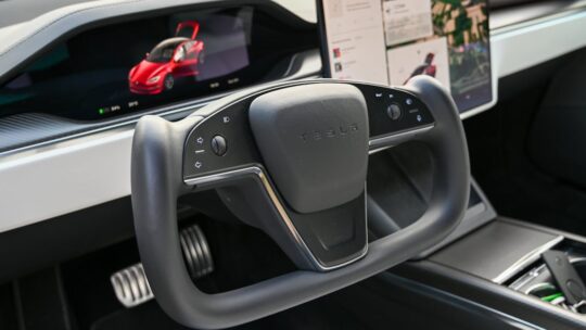 La Tesla Model Y 2025 : découvrez la version restylée du SUV tant attendue