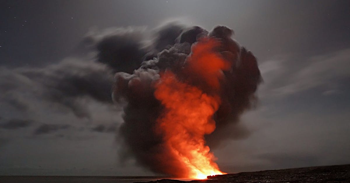 découvrez le fascinant monde des volcans : leur formation, leur activité, et leur impact sur notre planète. explorez les expériences de randonnée, les éruptions célèbres et la beauté naturelle qu'offrent ces géants de la terre.